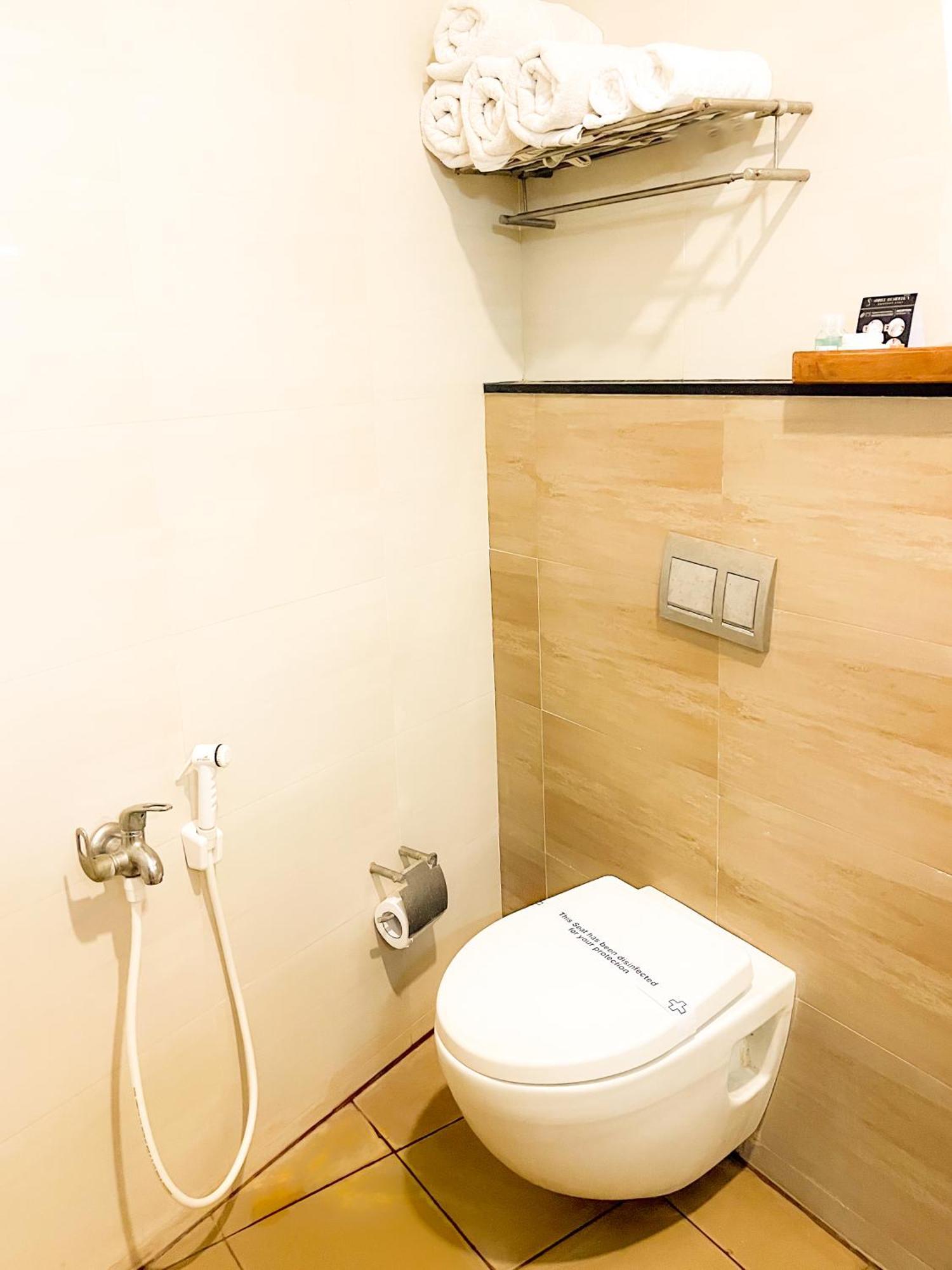 ホテル Shree Residency イーロードゥ エクステリア 写真