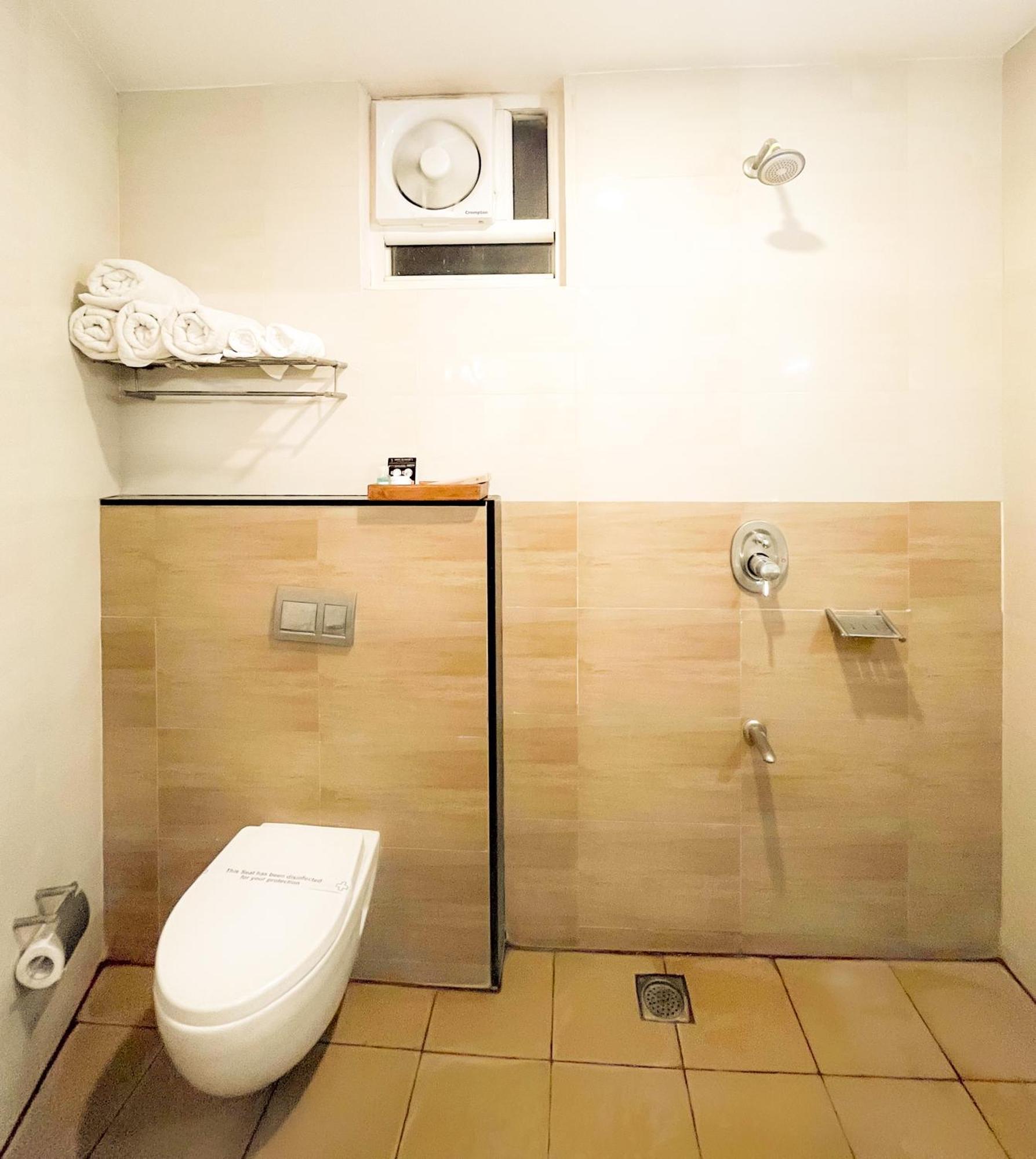 ホテル Shree Residency イーロードゥ エクステリア 写真